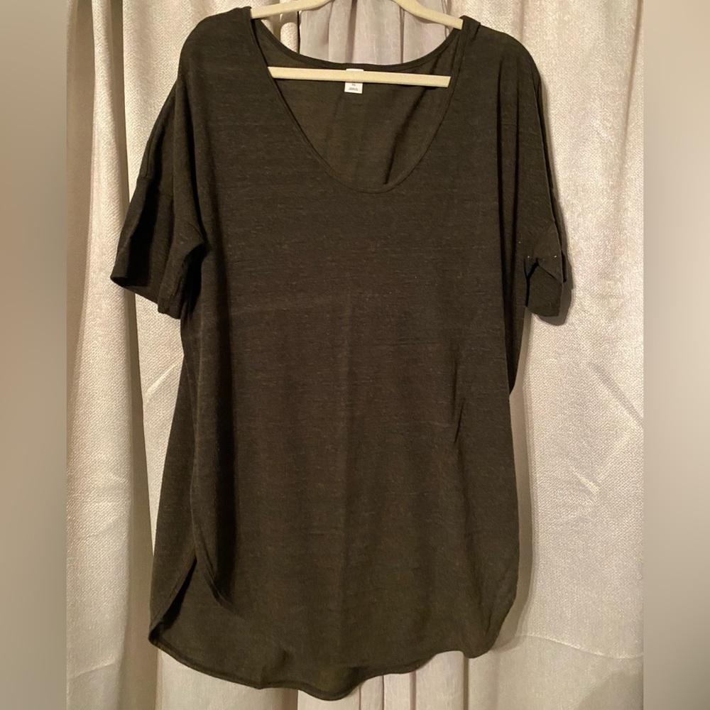 Olive green casual lounge tee. Cute with leggings!